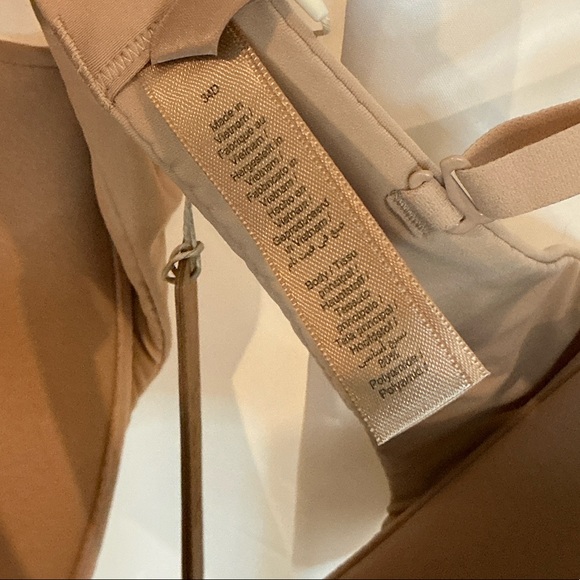 *NWT* SKIMS T-Shirt Bra- Clay- 34D - Picture 4 of 6